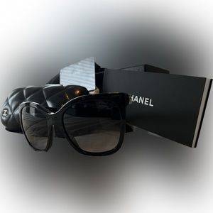 AUTHENTIC Chanel sunglasses